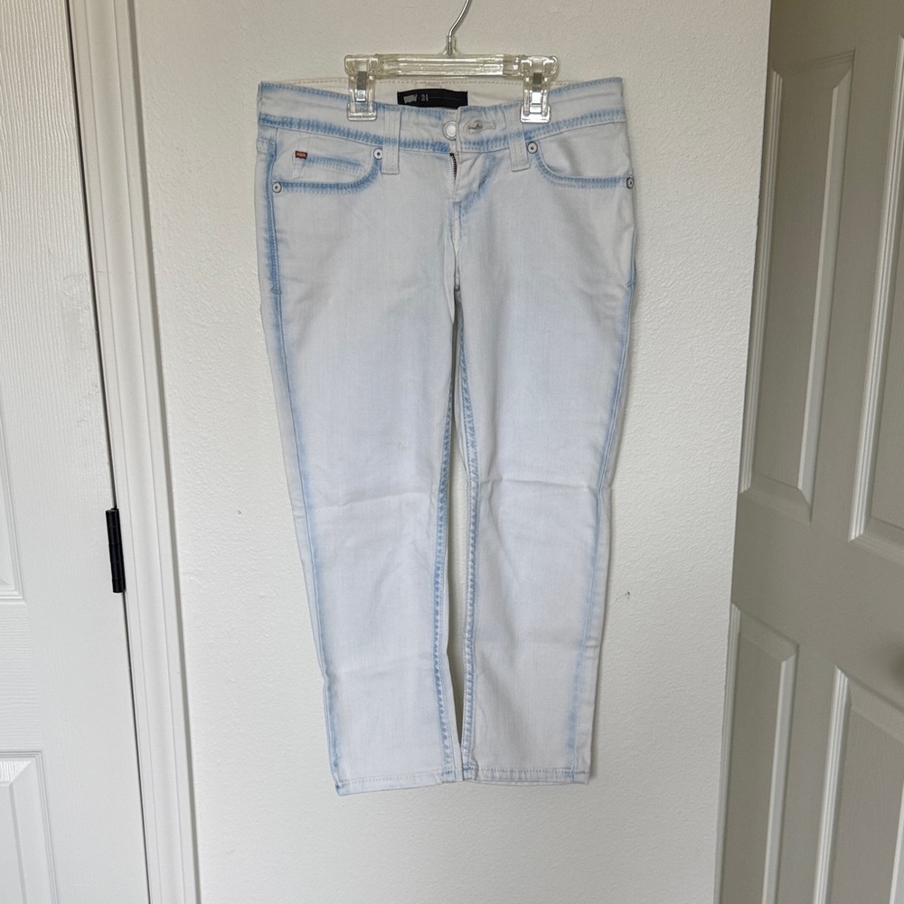 Levi's Women's Light Wash Straight Leg Jeans